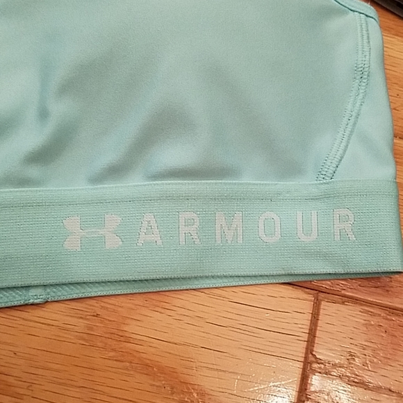 NWT size S Under Armour sports bra - Picture 2 of 6